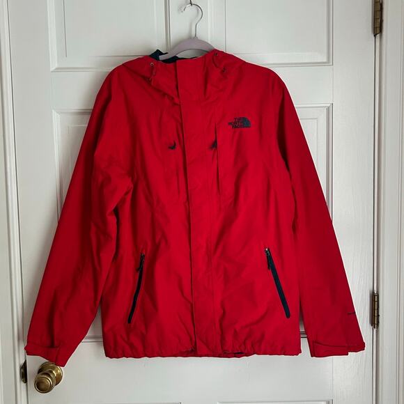 The Northface Red 'Dryvent' Rain Jacket with Hood & 4 Zip Pockets Size Medium - Picture 2 of 8